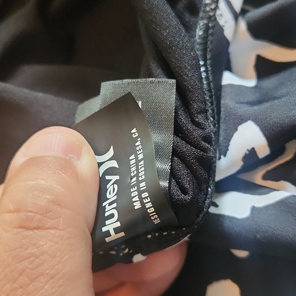 Hurley Women's One Piece Floral Swimsuit Padded Black/White, size M NWT - Picture 8 of 9